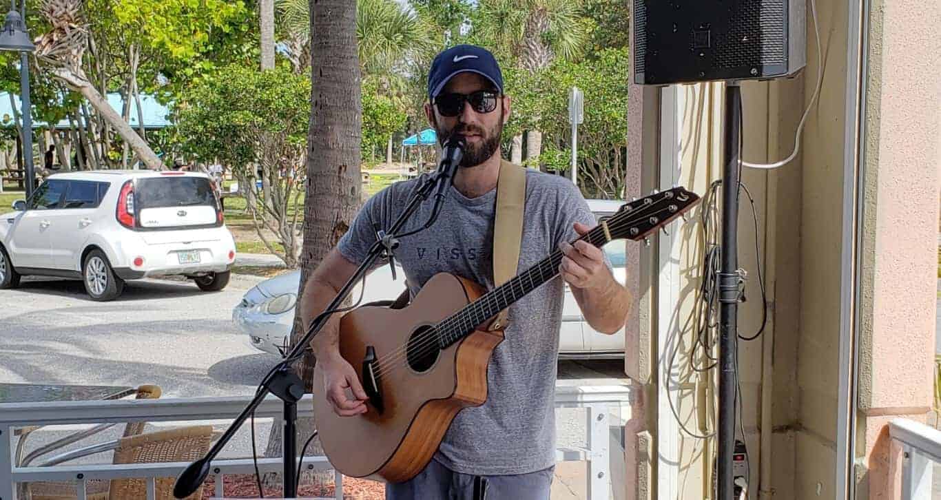 Justin Jeffreys at Benny's on the Beach