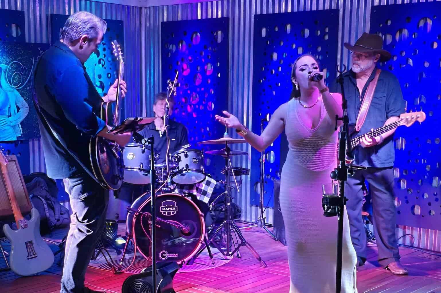 Melinda Elena Duo at The Hive Waterfront