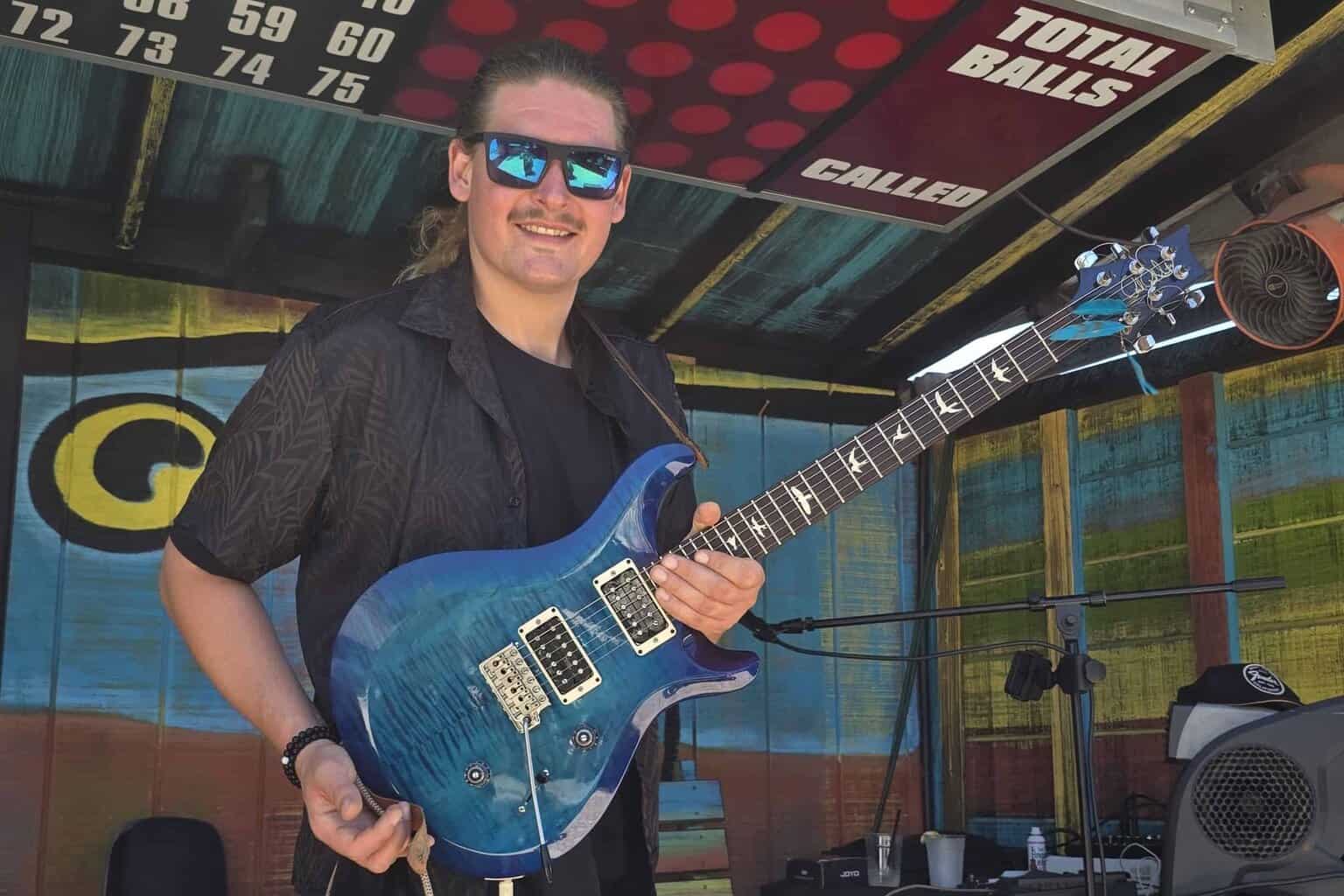 Joey Tenuto at Igot's Martiki Bar