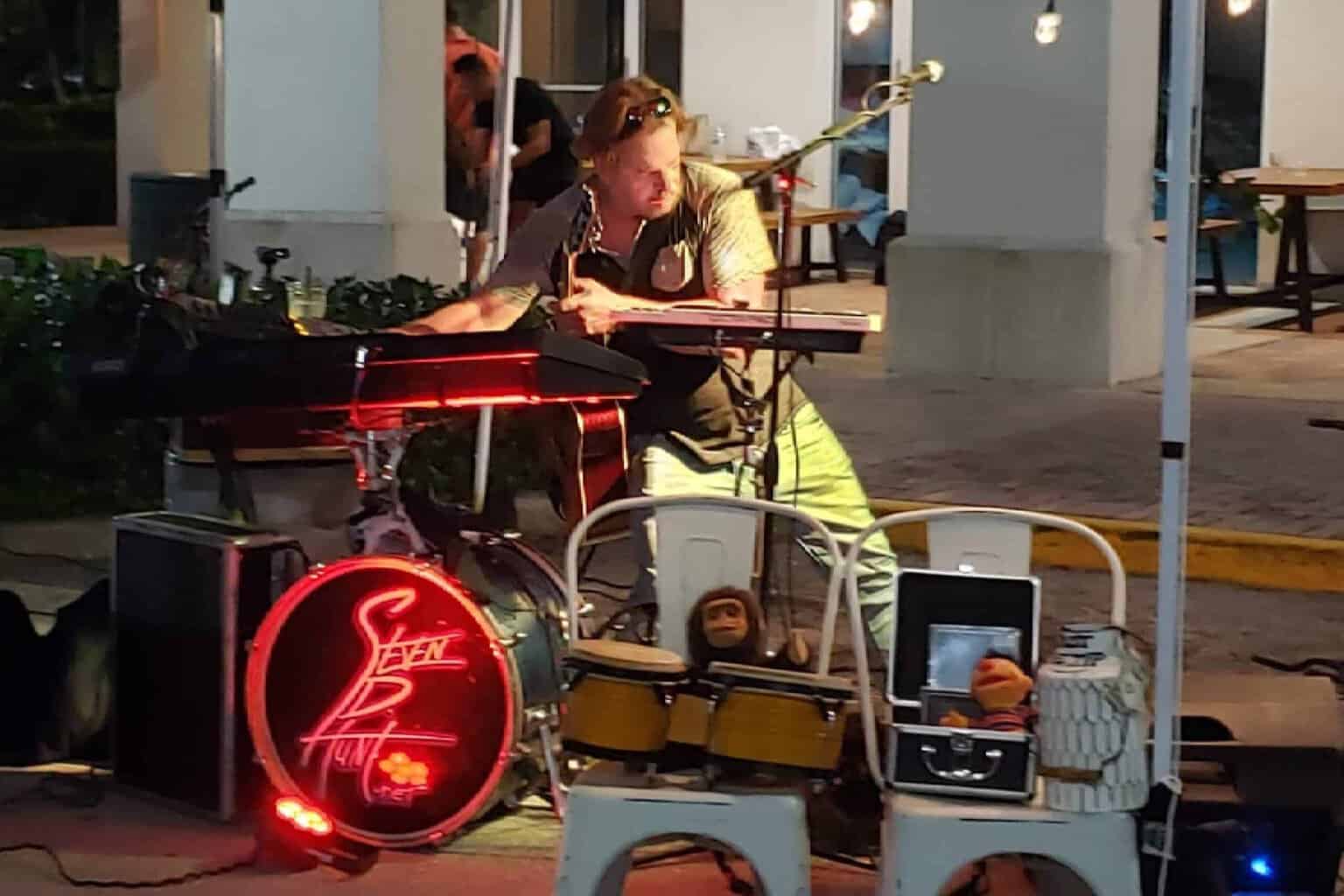 Steven D. Hunt at World of Beer